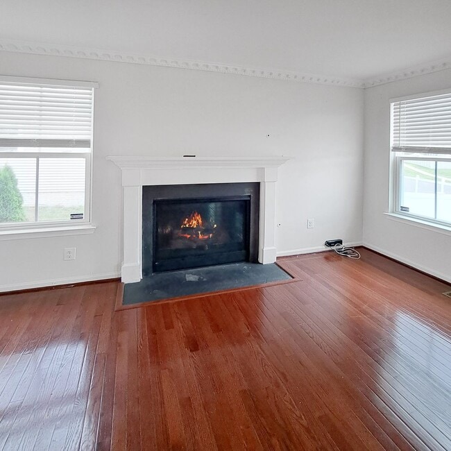 Foto del edificio - 4032 Edmonton Ct. N