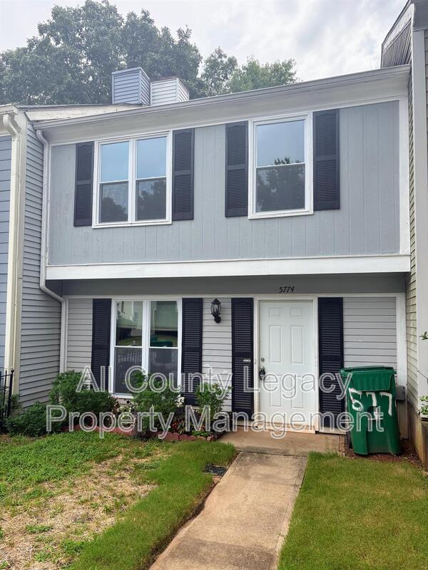 Building Photo - 5774 Wells Cir