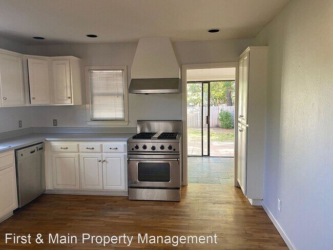 Building Photo - 2 br, 1 bath House - 1551 Menlo Ave