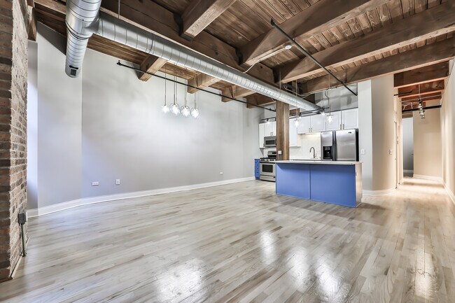 Building Photo - 1500 W Monroe St