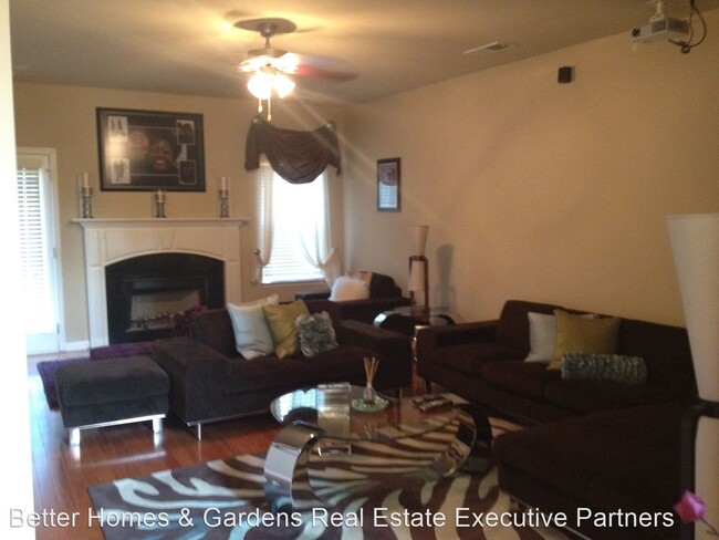 Foto del edificio - 5 br, 3 bath House - 2206 Grandwood Lane