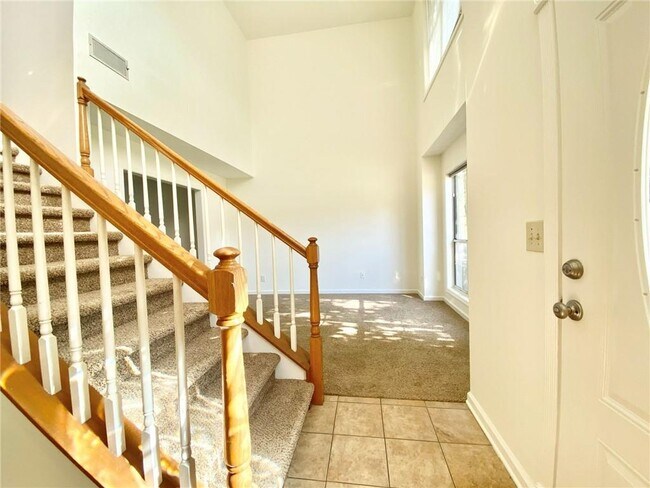 Foto del edificio - 640 Suwanee Lakes Cir NW