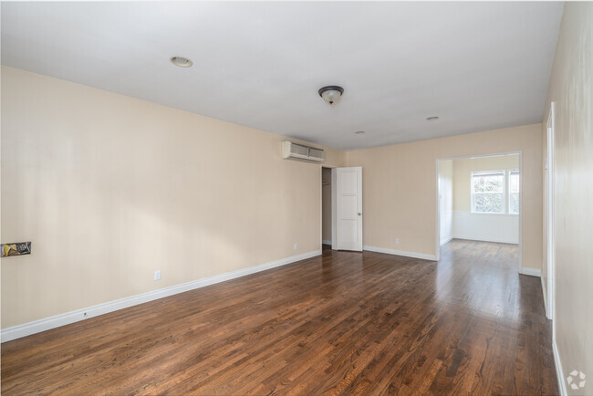 2BR, 1BA - 1,00SF - Living Room - 1438 S Sherbourne Dr