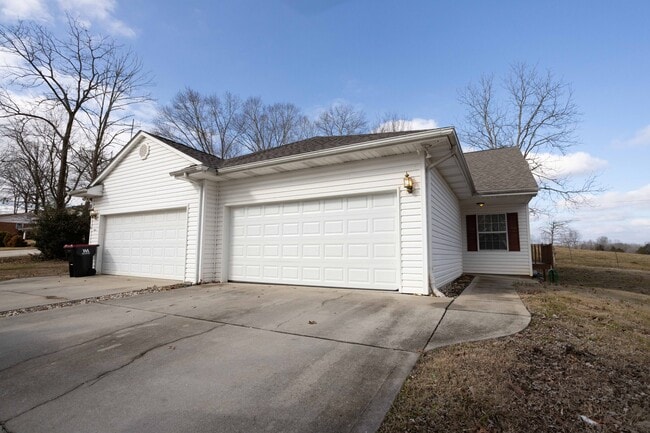 Building Photo - 3525 Ford Rd