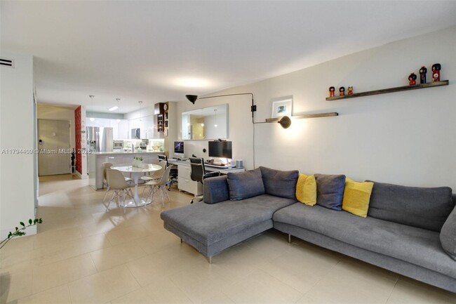 Foto del edificio - 777 NE 62nd St