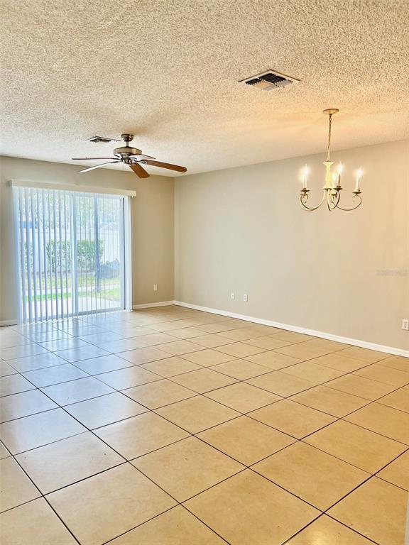 Foto del edificio - 12973 Lexington Summit St