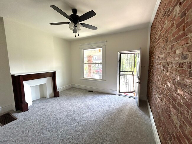 Building Photo - 437 Stoddart Ave