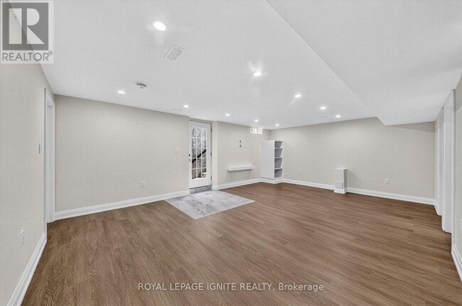 Building Photo - 2404 Florentine Pl