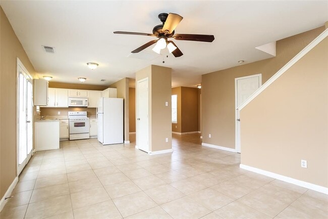 Foto del edificio - 7423 Village Lake Dr