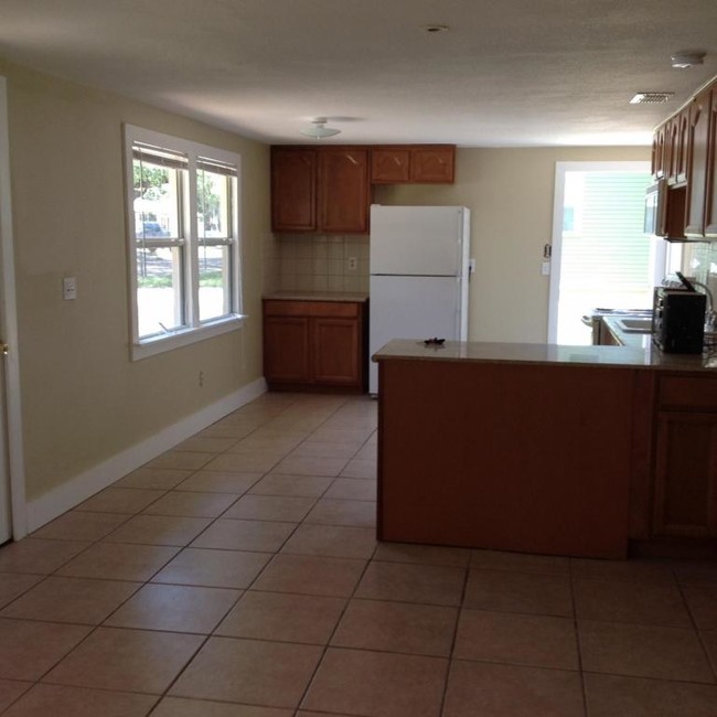 Building Photo - 341 Acropolis Dr