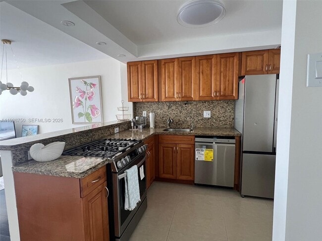 Building Photo - 2030 S Ocean Dr