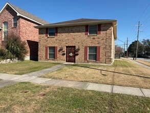 Building Photo - 6803 Louisville St