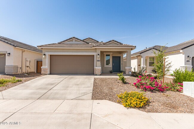 Building Photo - 2131 W Shelly Ave