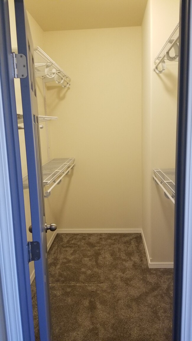MB Walk-in - 1412 W Lakeside Dr