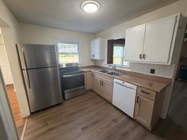 Foto del edificio - 6006 Chalmers Dr SW