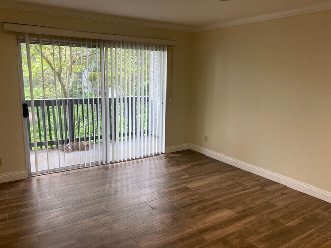 Building Photo - Resort Style Living Large One Bedroom, One...