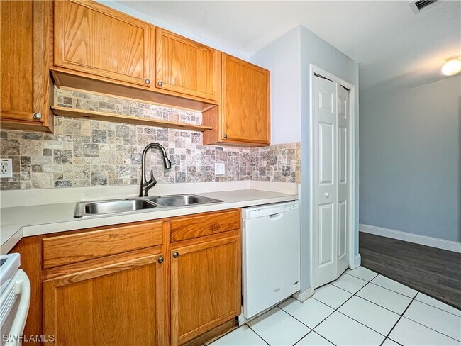 Foto del edificio - 2610 Haviland Ave S