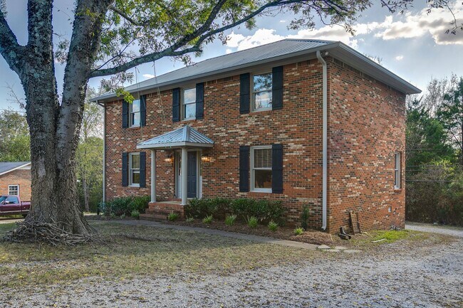 Foto del edificio - 1023 Chickasaw Trail