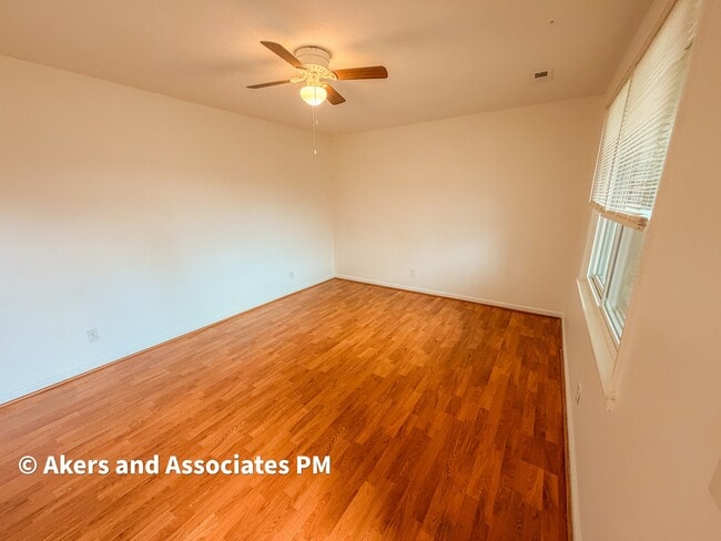 Building Photo - 3 Prestbury Dr