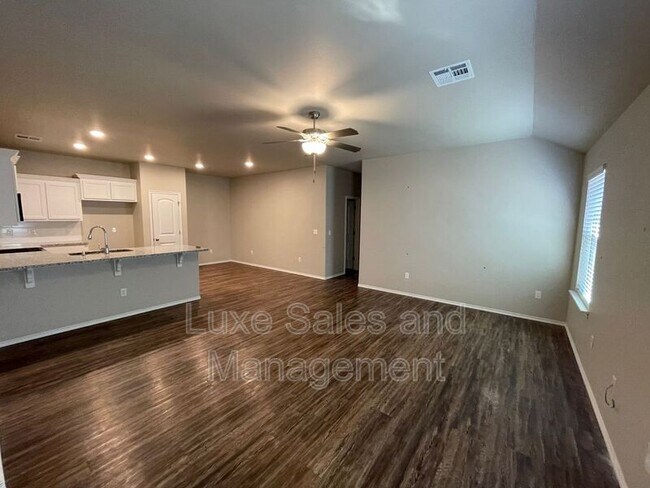 Building Photo - 10906 NW 119th St