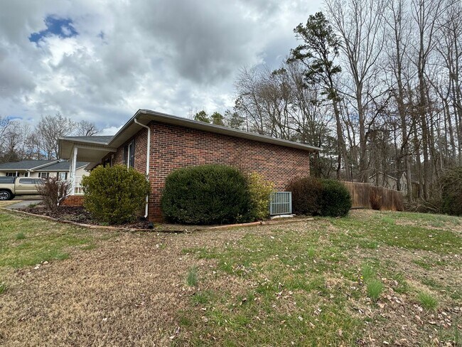 Building Photo - 4/2 in Boiling Springs, NC near GWU
