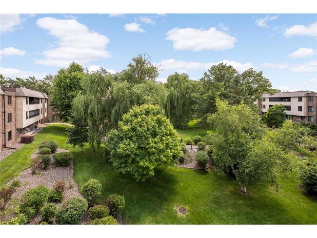 Foto del edificio - 7500 Cahill Rd