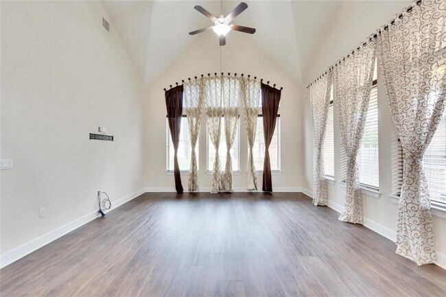 Building Photo - 14208 Tyburn Trail