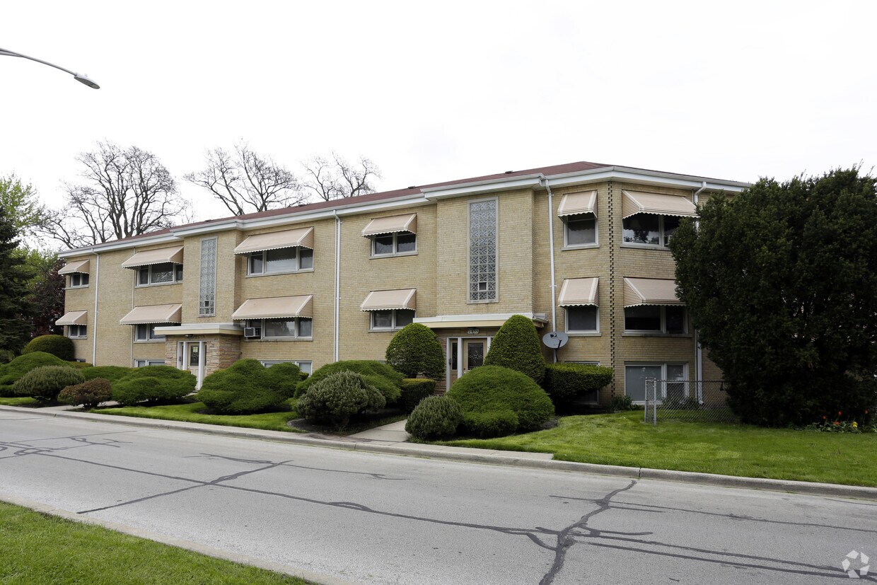 Foto principal - 2437 N East Brook Rd