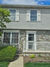 Building Photo - 188 Birchtree Ct