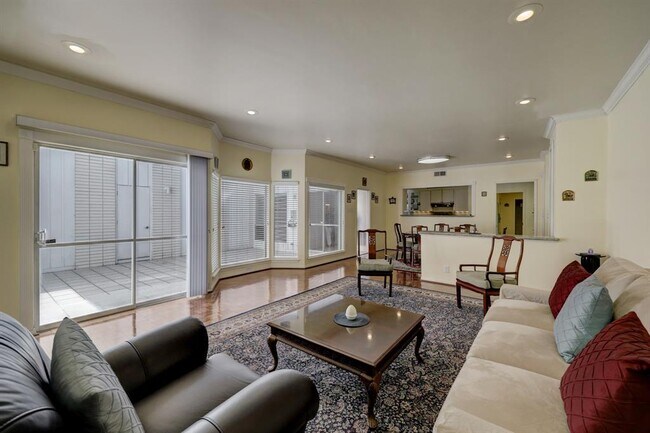 Building Photo - 2102 Stonewalk Dr