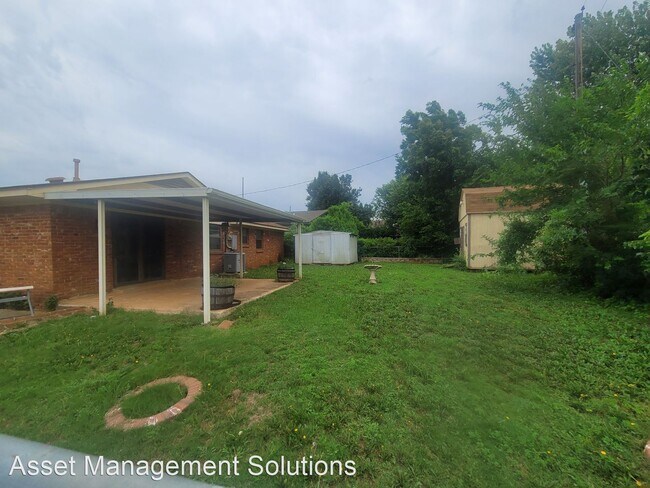 Foto del edificio - 5 br, 1.5 bath House - 5820 NW 66th St.