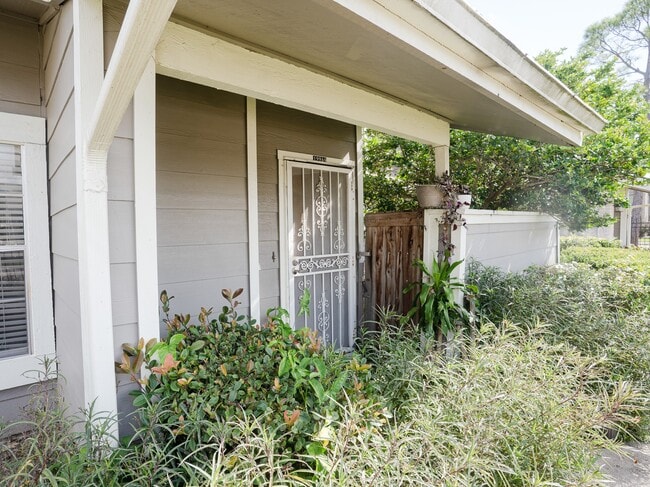 Foto del edificio - 12249 Copper Tree Pvt Ln