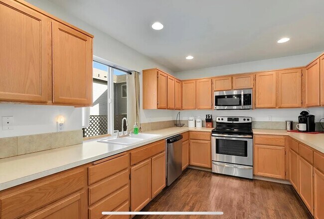 Foto del edificio - 1115 181st Street Ct E