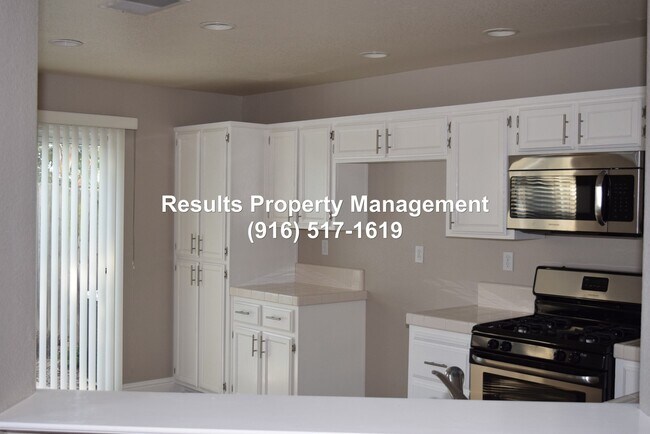 Building Photo - Gated East Roseville 3 Bed 2 Bath Home