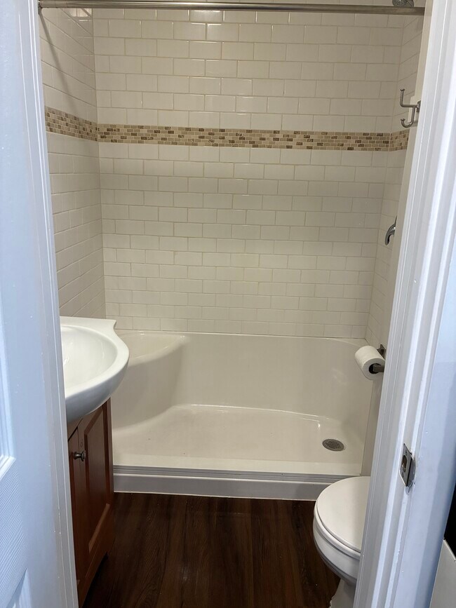 Foto del edificio - 1228 N Main St