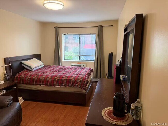Foto del edificio - 71-40 163rd St