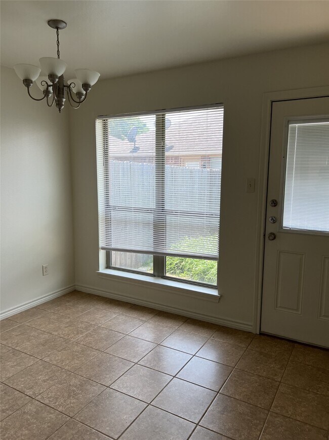 Building Photo - 712 Sharp St