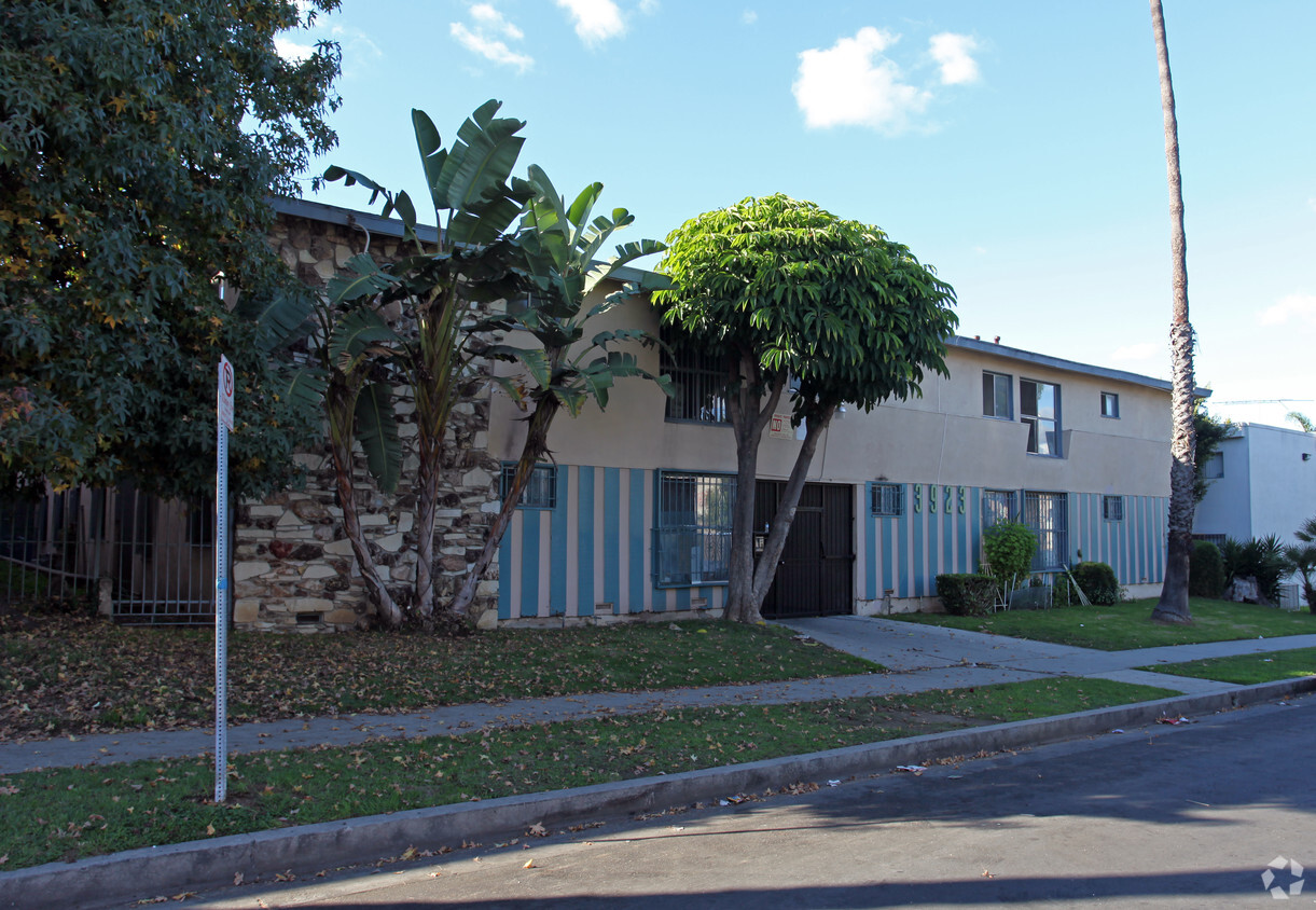 Foto principal - 3923 Gibraltar Ave