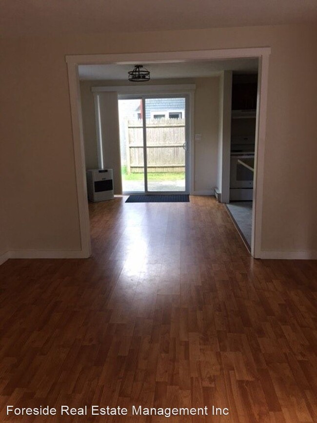 Building Photo - 2 br, 1.5 bath House - 48 Munroe Lane