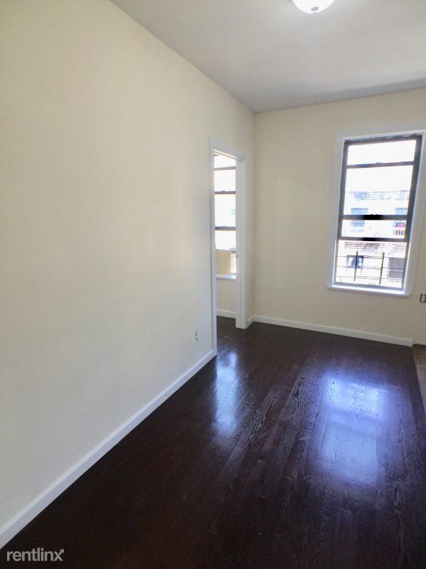 Building Photo - 600 W 176th St