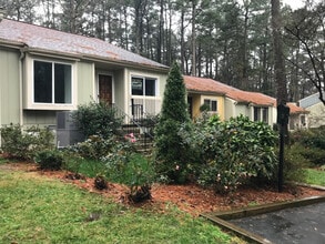 Building Photo - 838 Green Ridge Dr