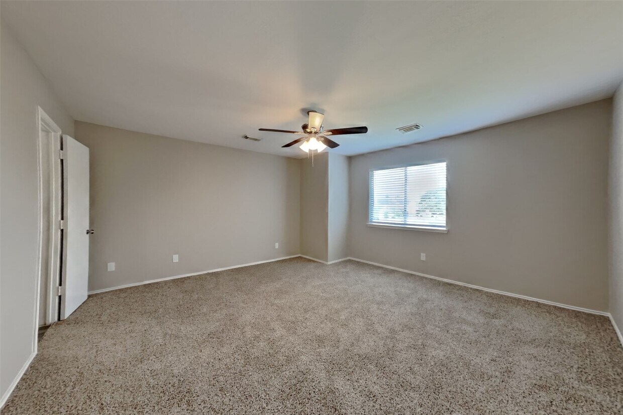 Primary Photo - 17303 Davenway Dr
