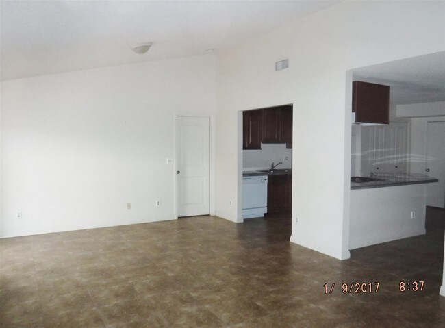 Foto del edificio - 1941 W 12th Ln