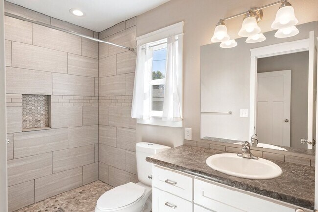 Foto del edificio - 418 E Hawthorne Rd