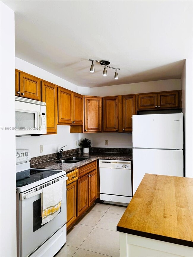 Building Photo - 10725 Cleary Blvd