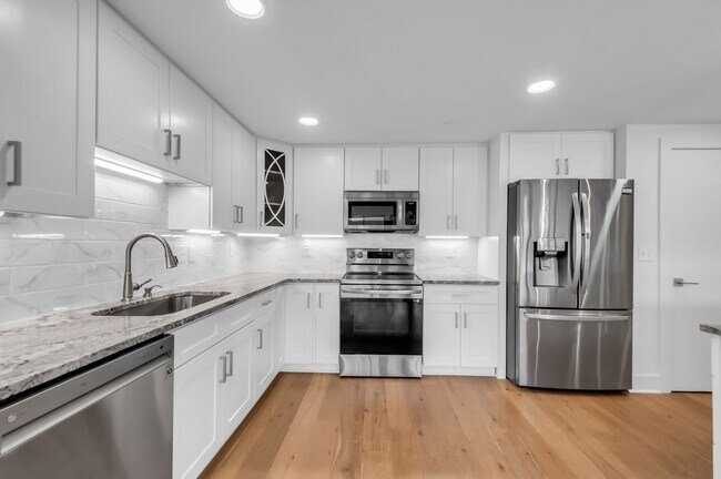 Foto del edificio - 6666 Brookmont Ter