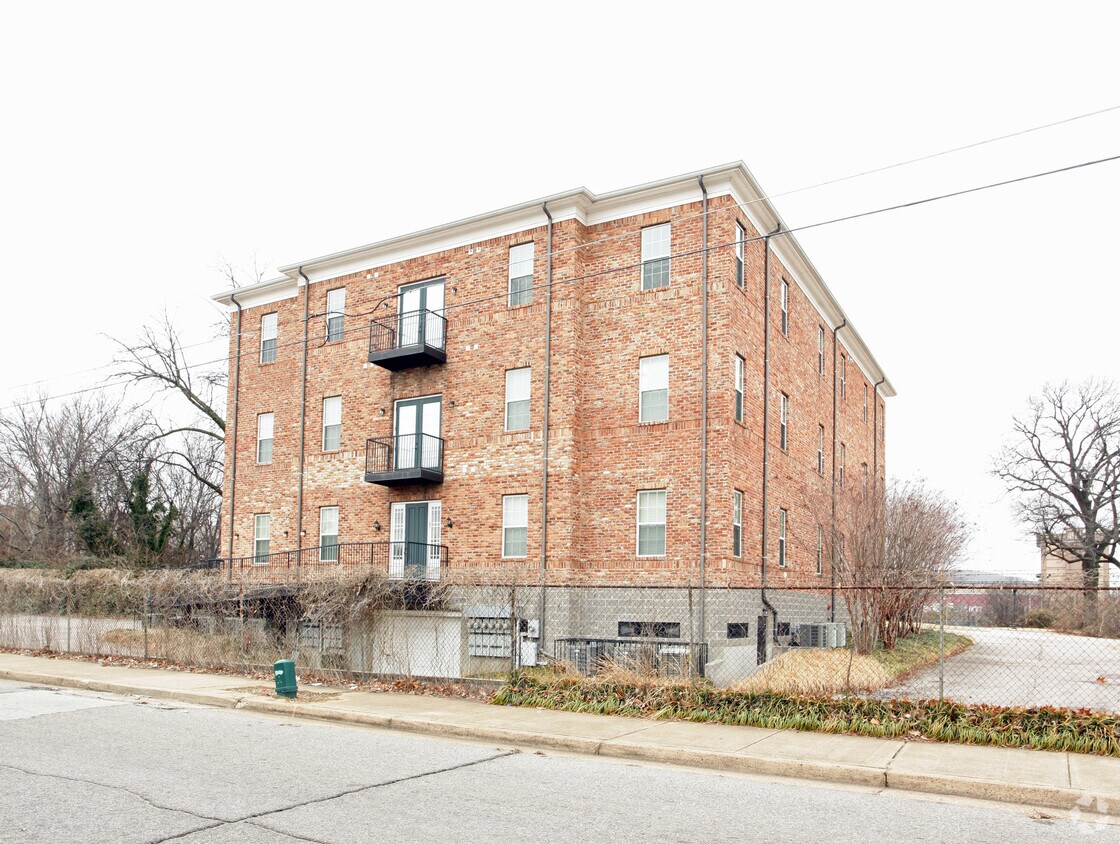 Building Photo - 553 Beale St