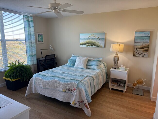 Foto del edificio - 4550 Pinebrook Cir