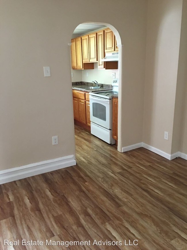 Building Photo - 3 br, 1 bath House - 4043 Dungan Street