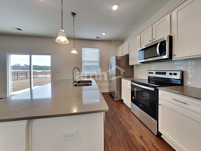 Foto del edificio - 509 Plumeria Ln